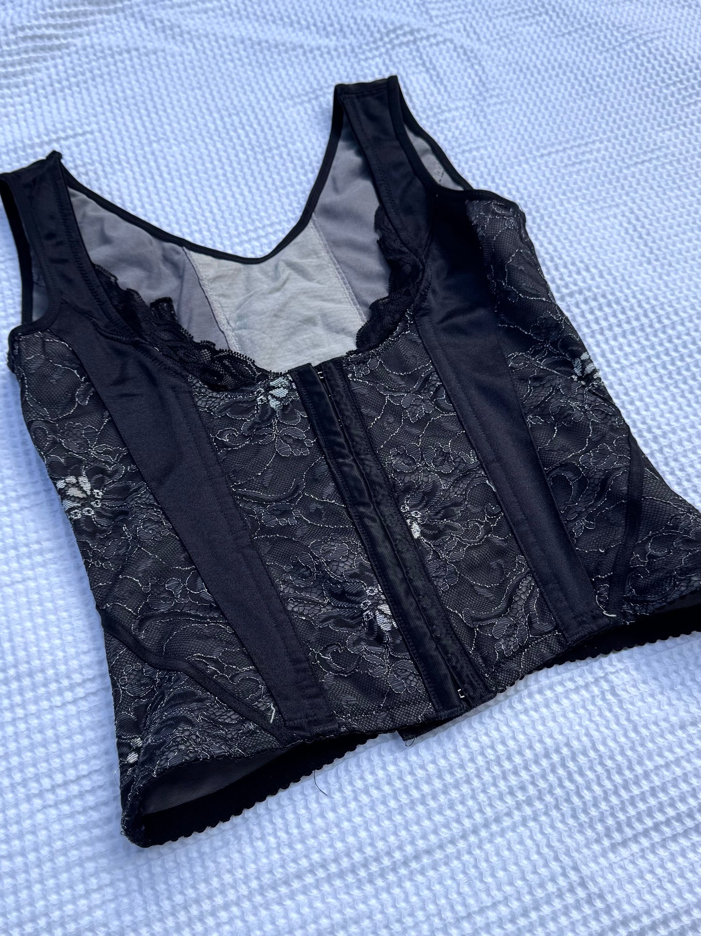 Beautiful Black/Silver Lace Corset | Size 4-6