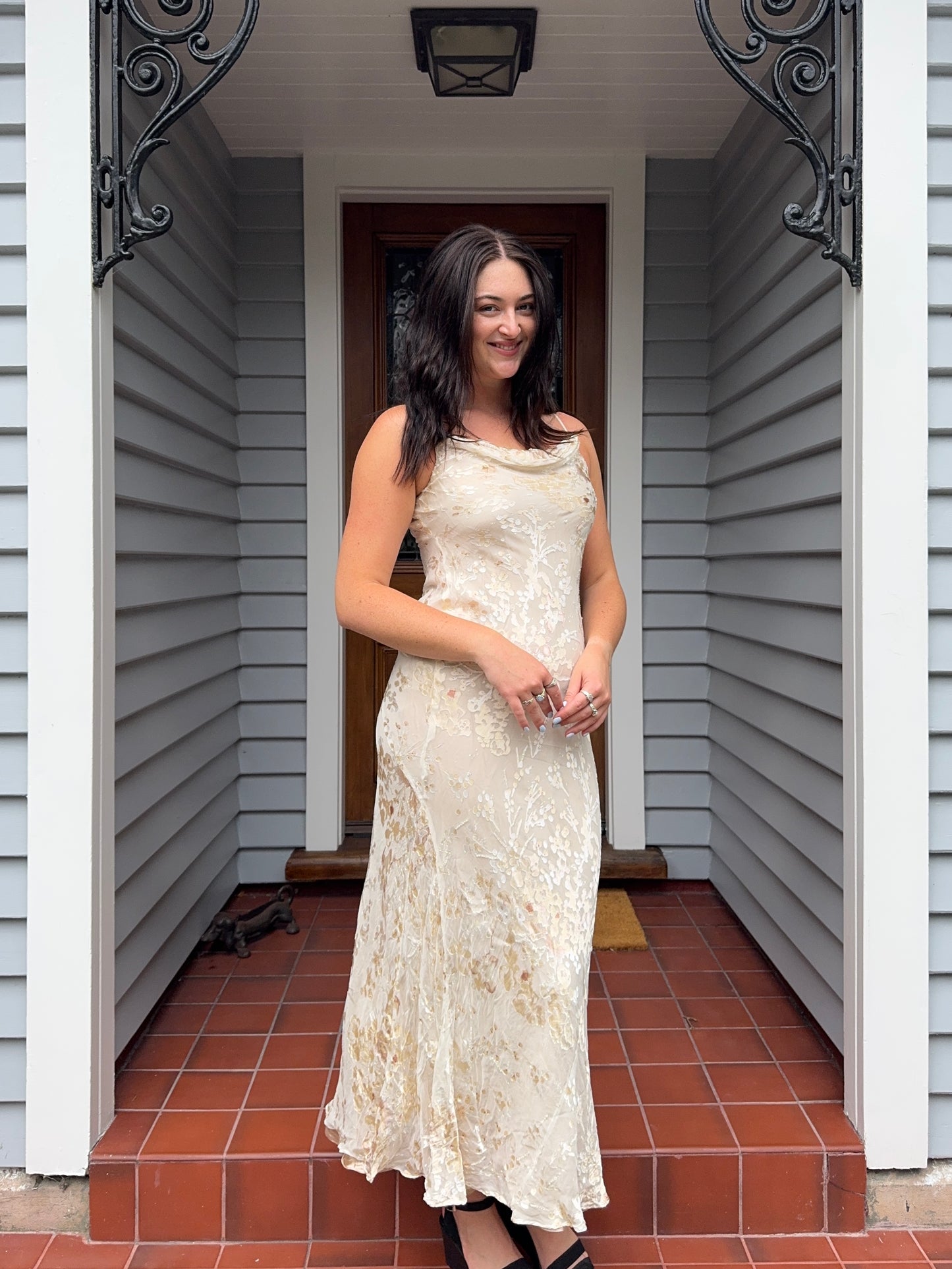 Beautiful Creme Vintage Gown | Size 8-10