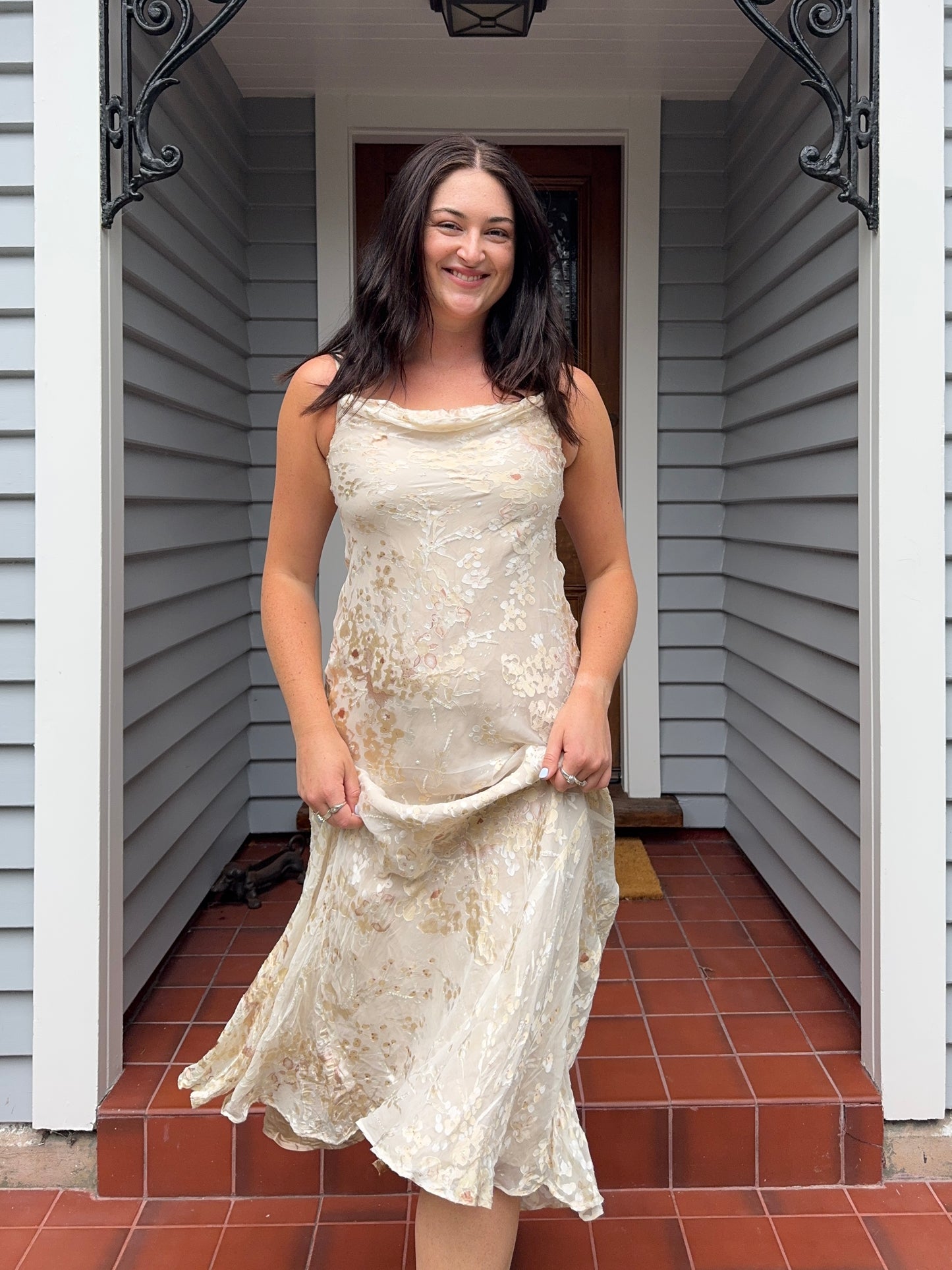 Beautiful Creme Vintage Gown | Size 8-10