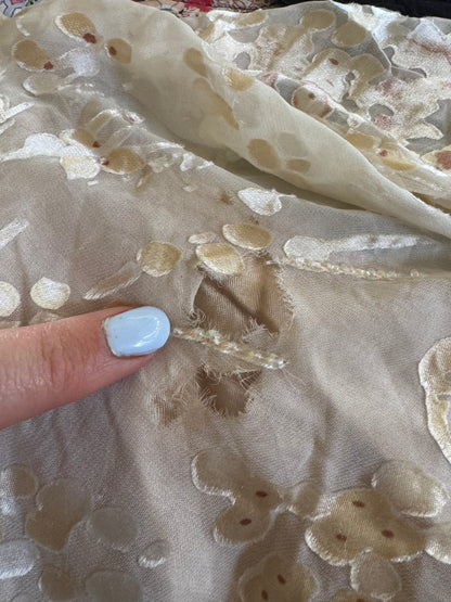 Beautiful Creme Vintage Gown | Size 8-10