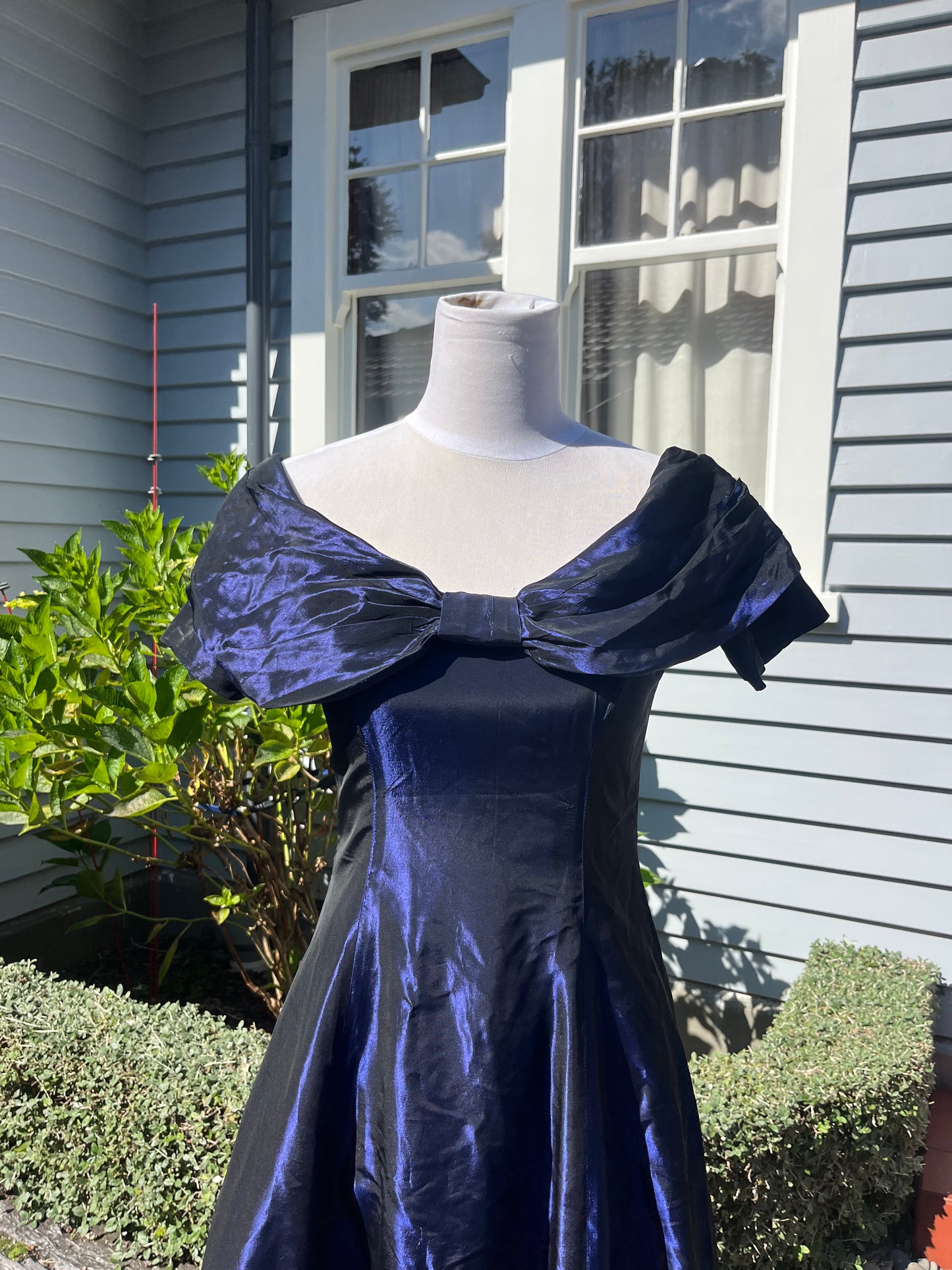 Vintage Blue Bow Gown | Size 8