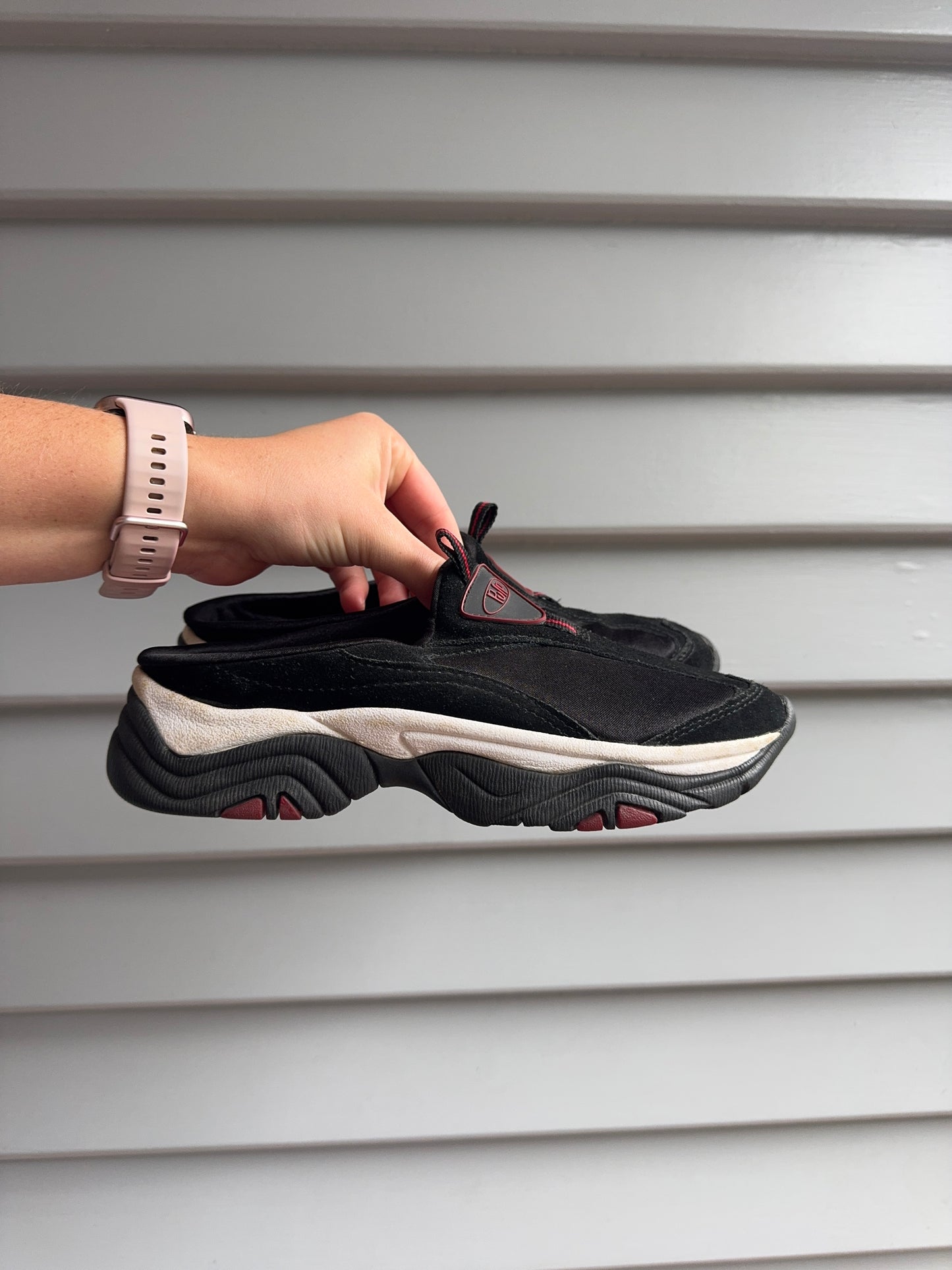 Vintage Pulp Slip-On Sneakers | Size 6