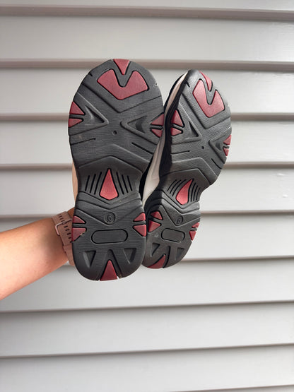 Vintage Pulp Slip-On Sneakers | Size 6