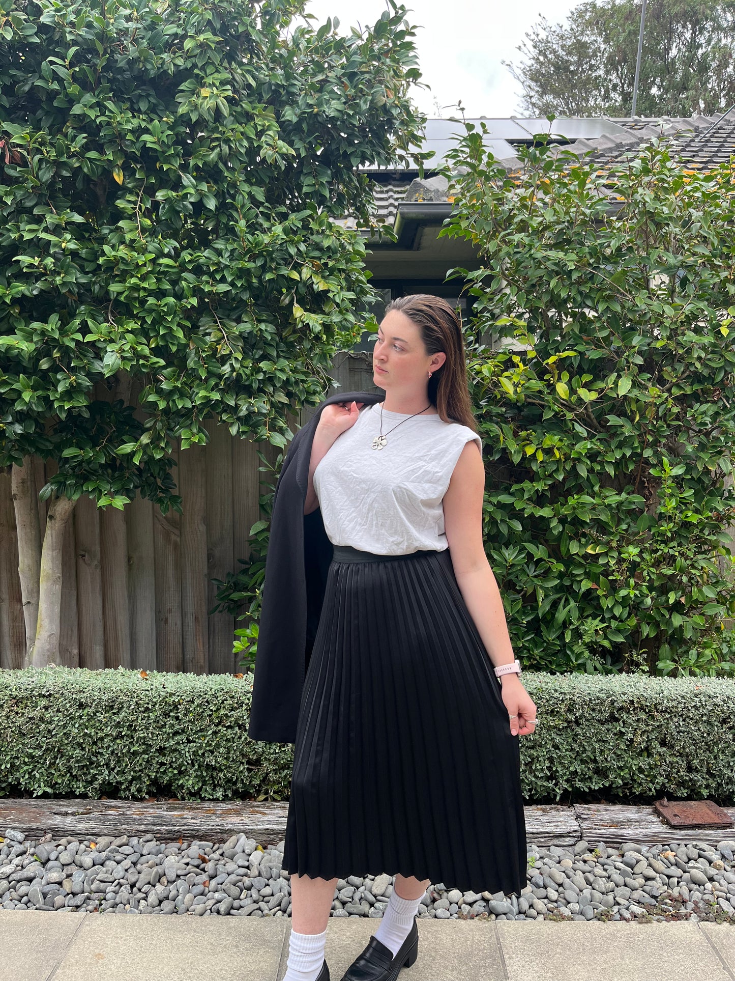 Black Pleated Midi Skirt | Size L