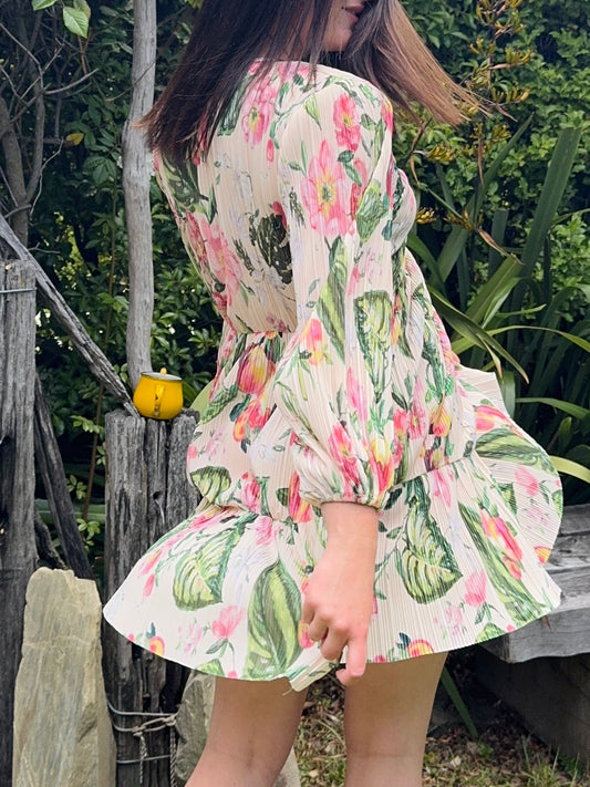 Soft & Feminine Floral Mini Dress | Size M